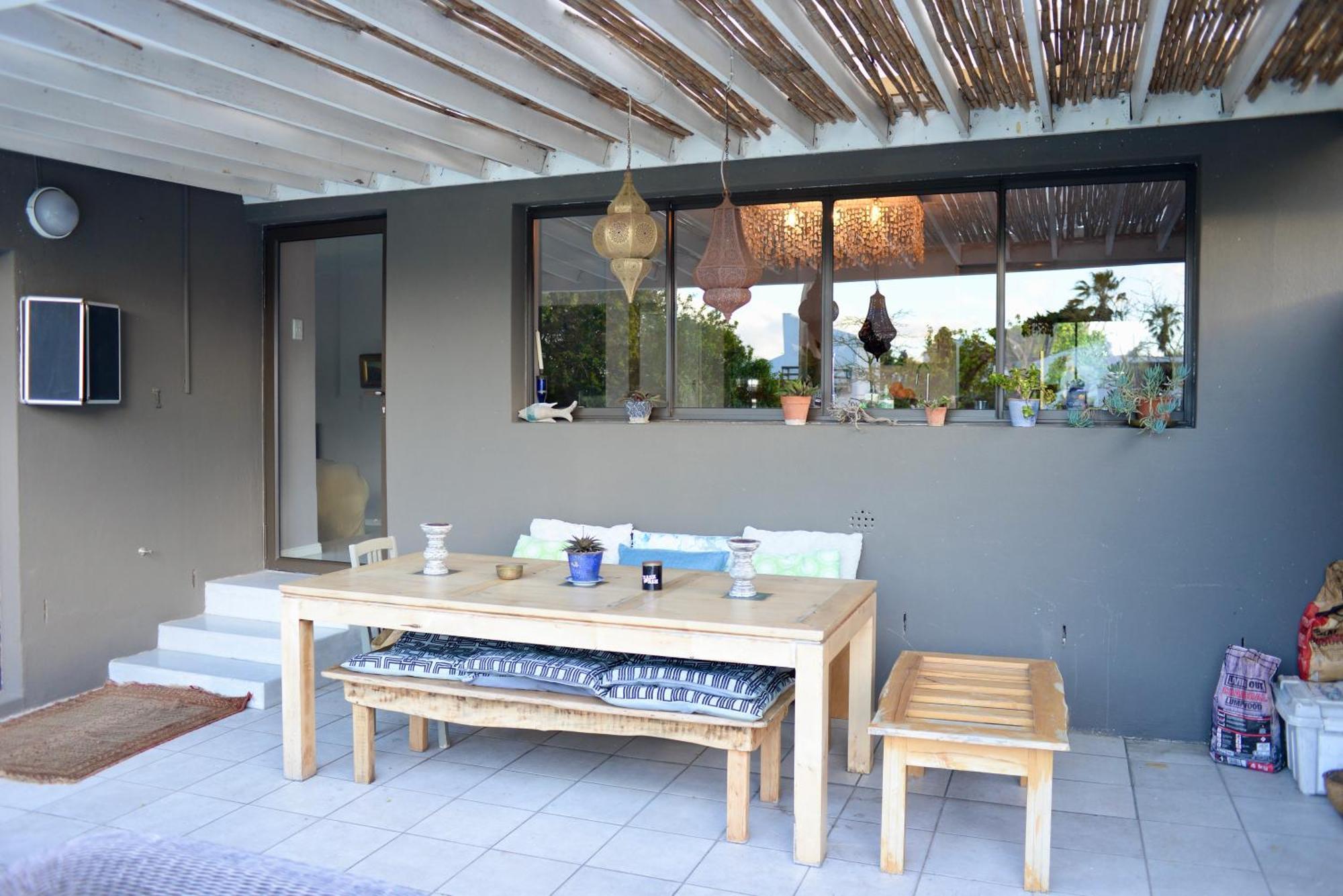 Holiday home Waters Edge With Pedelo *