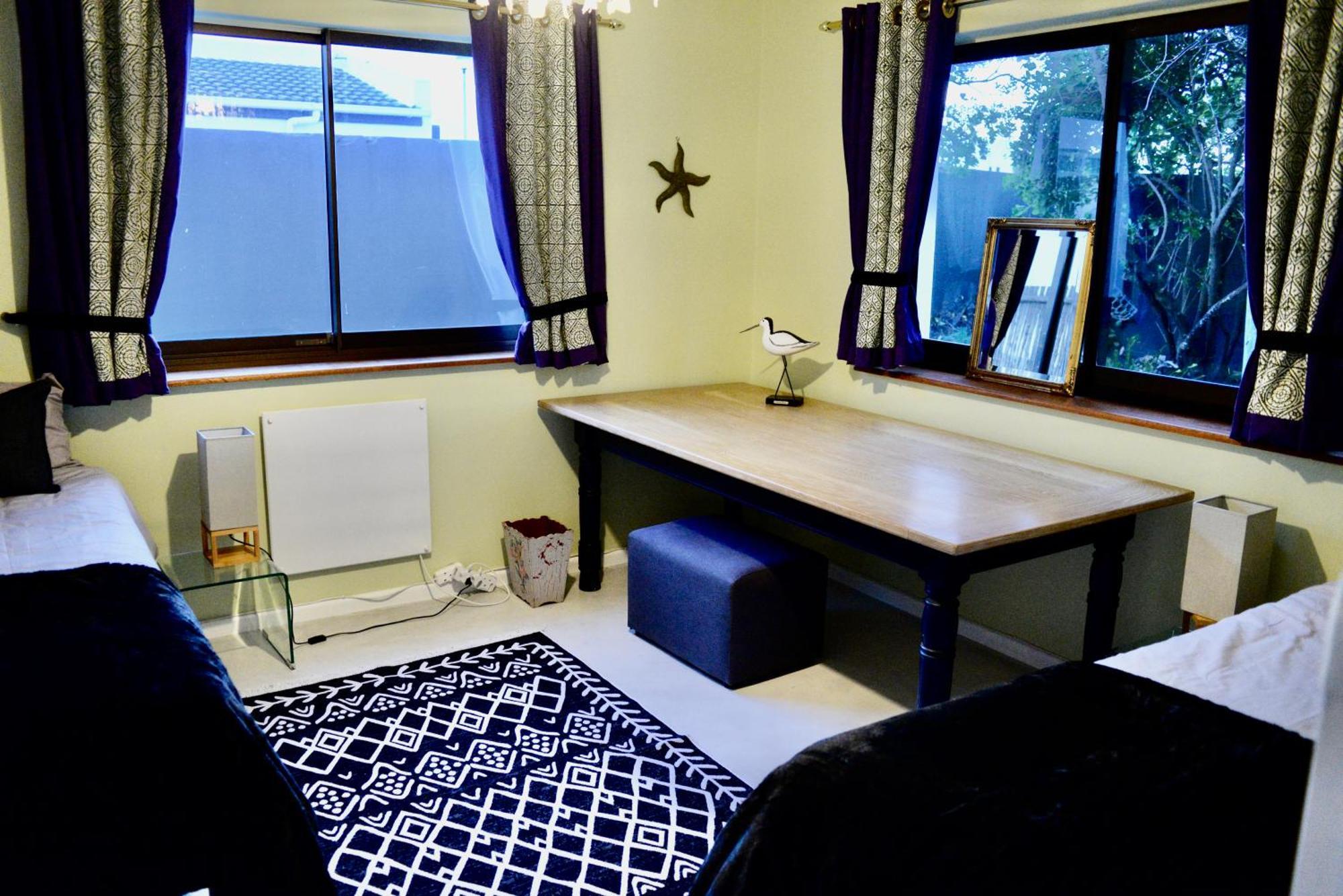 Holiday home Waters Edge With Pedelo *