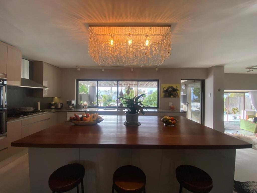 Holiday home Waters Edge With Pedelo Cape Town