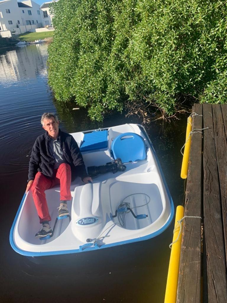 Waters Edge With Pedelo * Cape Town