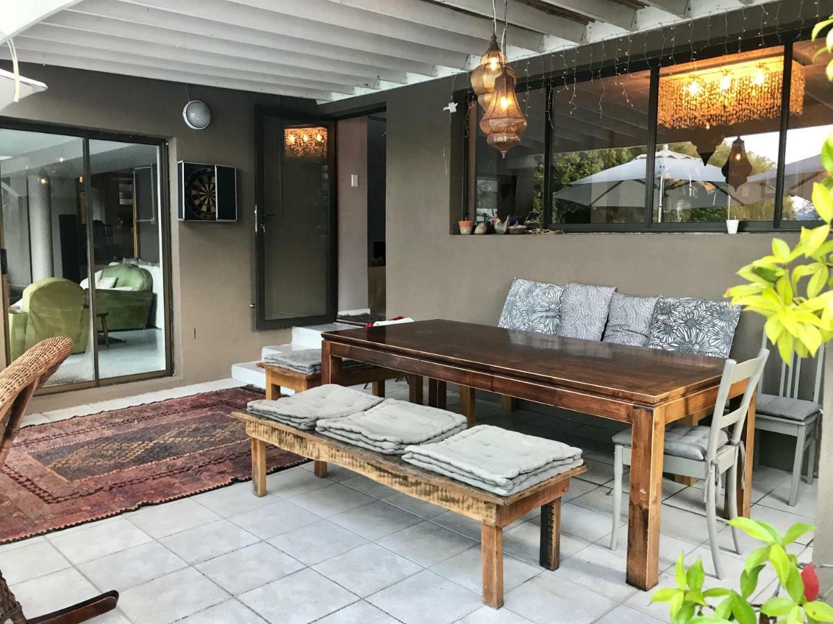 Waters Edge With Pedelo Holiday home *