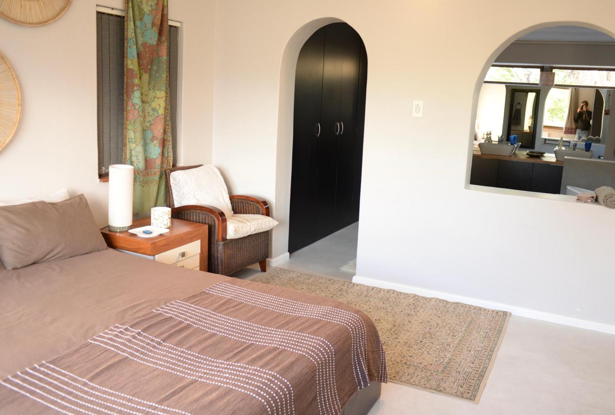 Waters Edge With Pedelo Holiday home