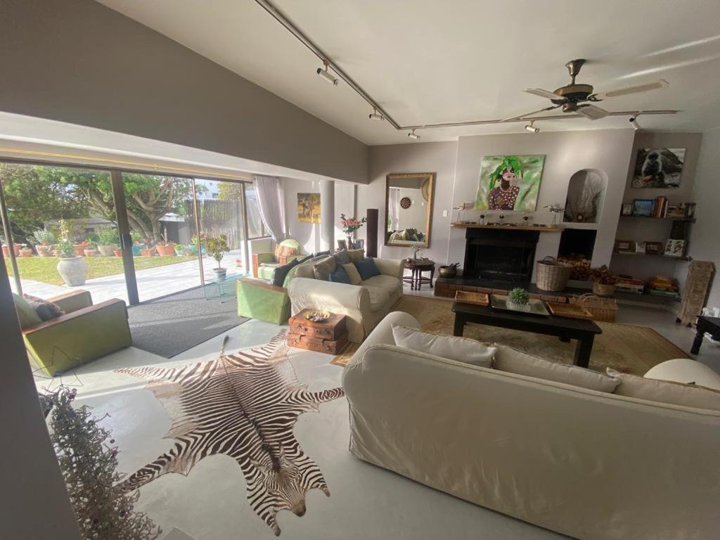 Holiday home Waters Edge With Pedelo *