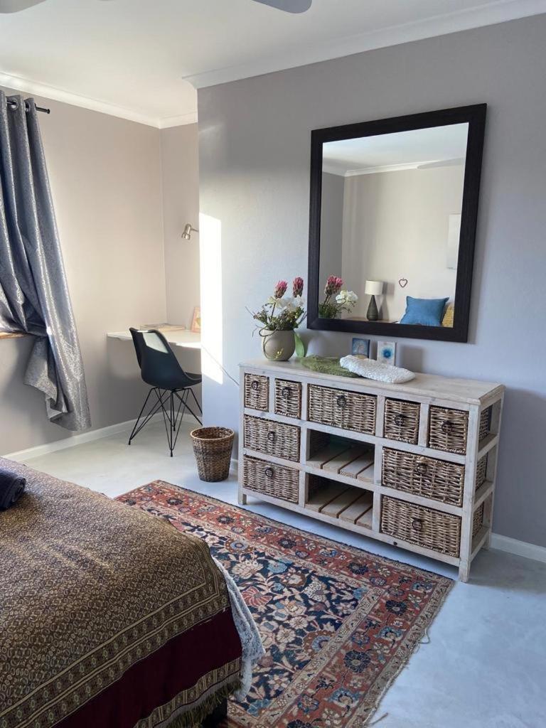 Waters Edge With Pedelo Holiday home Cape Town